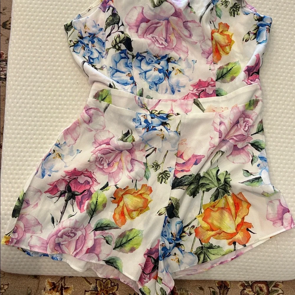 Show Me Your MuMu Floral Romper-sz large - Picture 6 of 8